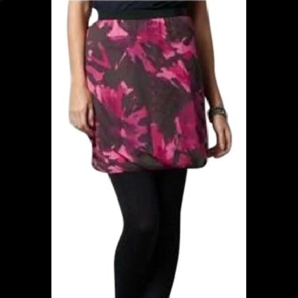 Ann Taylor LOFT | Twisted floral skirt